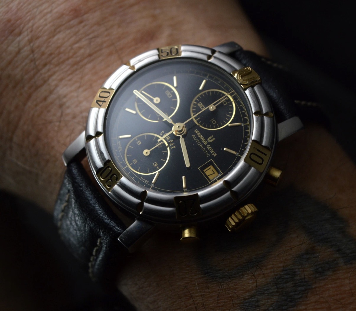 Orologio vintage Universal Genève Compax Automatic Chronograph – Calibro UG 98 – Acciaio e dettagli dorati – Quadrante nero – Anni ’90 — foto 1