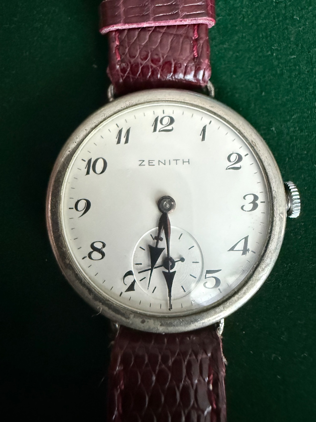 Orologio vintage Zenith Trench Watch | Quadrante con numeri arabi | Piccoli secondi | Carica manuale | Cassa a cerniera | Anse a filo | ca. 1915–1925 — foto 1