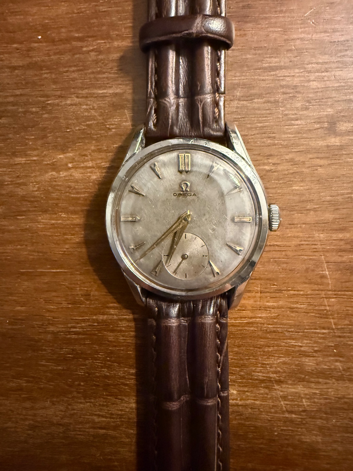 Orologio vintage Omega Calibro Omega 265 | Carica manuale | Piccoli secondi | Cassa in acciaio | Quadrante originale patinato | 36,2 mm | Primi anni ’50 — foto 1