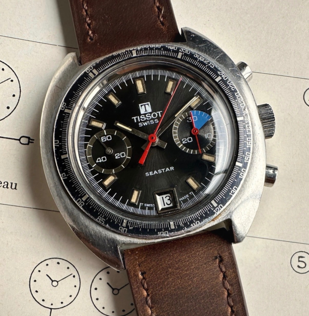Orologio vintage Tissot Seastar Chronograph - Ref. 40522-1 · Quadrante nero soleil “Blue Eye” · Calibro Tissot 2030 (Valjoux 7734) · 41 mm · Primi anni ’70 — foto 1